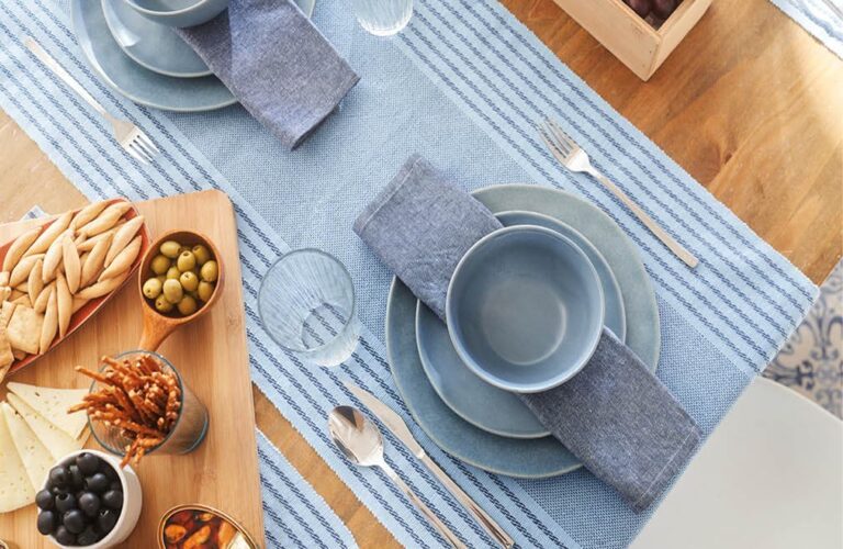 decoracion-mesa-cena-amigos-infromal